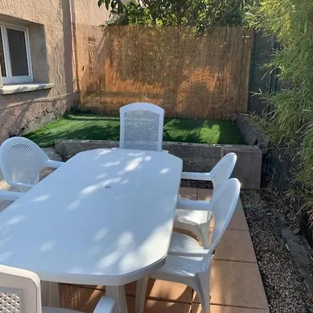 Rez De Avec Place De Parking Et Vue Mer. Apartment