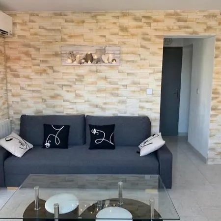 Rez De Avec Place De Parking Et Vue Mer. Apartment La Ciotat