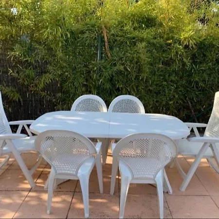 Rez De Avec Place De Parking Et Vue Mer. Apartment *