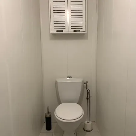 Rez De Avec Place De Parking Et Vue Mer. La Ciotat